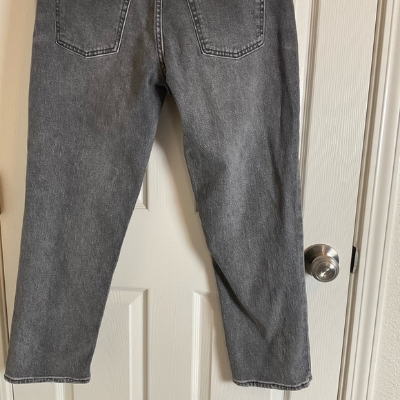 Mid-Rise Boyfriend Straight Jeans | Old Navy Size 10 Petite - Picture 7 of 9